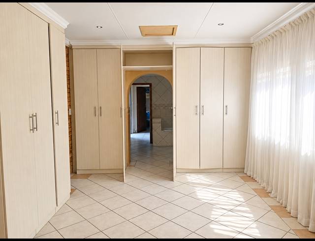 3 BEDROOM FREESTANDING FOR SALE IN CRYSTAL PARK